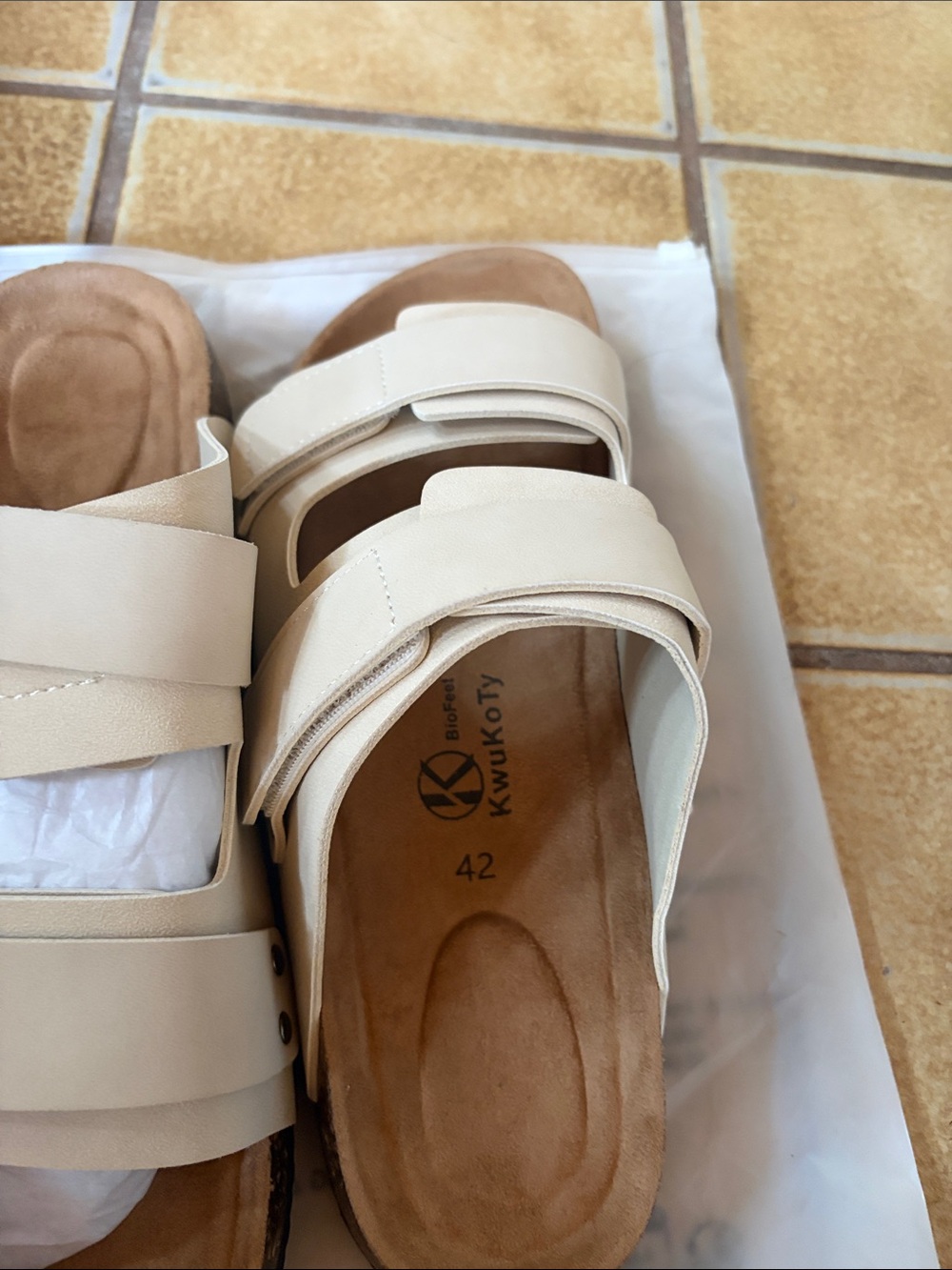 Cream Adjustable-Strap Women's Sandals